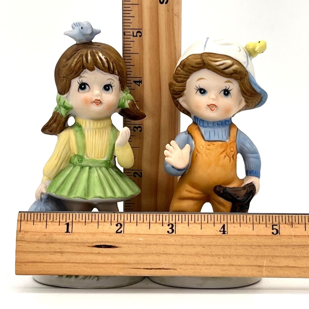 Vintage Homco Porcelain Figurines Boy & Girl Set With Birds and Slingshot - Picture 5 of 8
